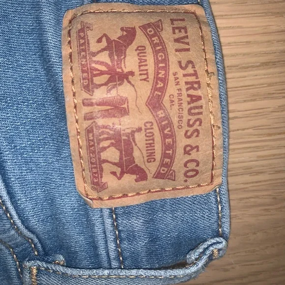 LEVI’S Ripped Jeans - Picture 6 of 6
